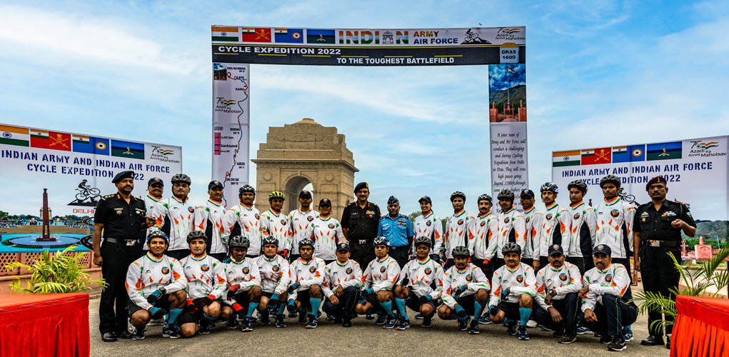 Delhi to Drass cycling expedition commences