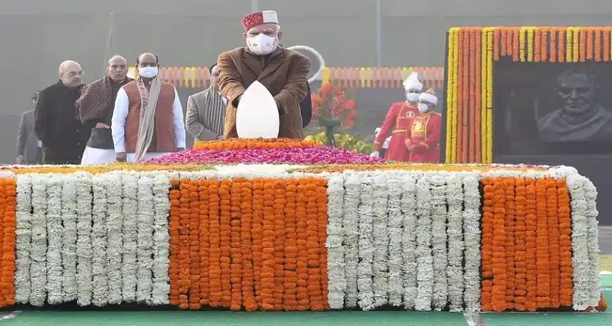 PM pays tribute to Shri Atal Bihari Vajpayee on his Jayanti