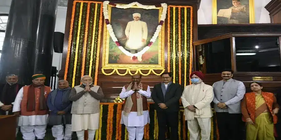 PM pays tributes to Pt. Madan Mohan Malaviya on his Jayanti