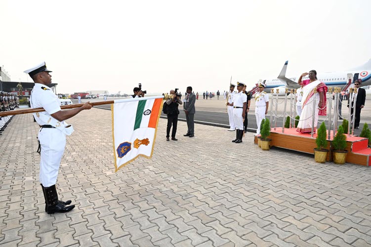 New Design of The PRESIDENT’S STANDARD AND COLOUR, and the INDIAN NAVY CREST Unveiled