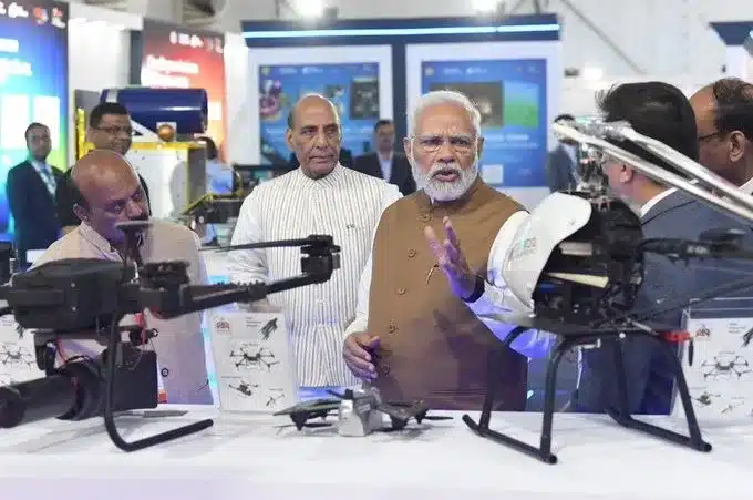 PM shares glimpses of Aero India 2023