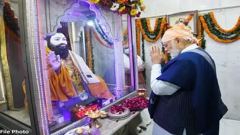 PM pays tributes to Sant Ravidas on his Jayanti