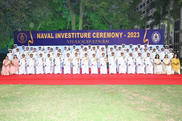Chief of the Naval Staff presented the awards for gallantry and distinguished service