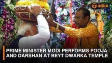 PM performs darshan and pooja at Dwarkadhish Temple