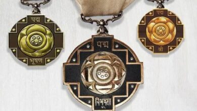 President of India presents 3 Padma Vibhushan