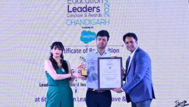 Er. Vibhav Mittal, Vice Chairman of Dolphin (PG) College, receiving the award from Observe Now Co-founder and CEO Jeet Sharma and Editor-in-Chief Tania Tikoo