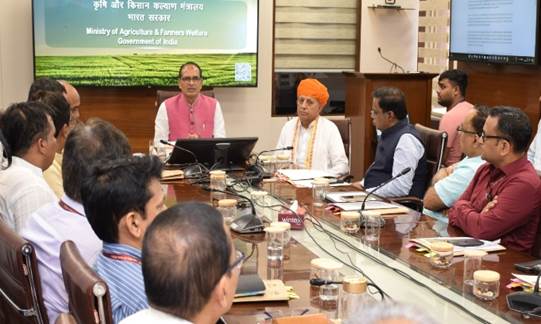 "Shri Shivraj Singh Chouhan Unveils Web Portal for Swift Bank Settlements and Krishi Katha Blog to Elevate Farmers' Voices"