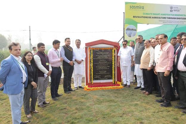 HMoJ Shri C.R. Patil, inaugurates Climate Smart Agro-Textile Demonstration