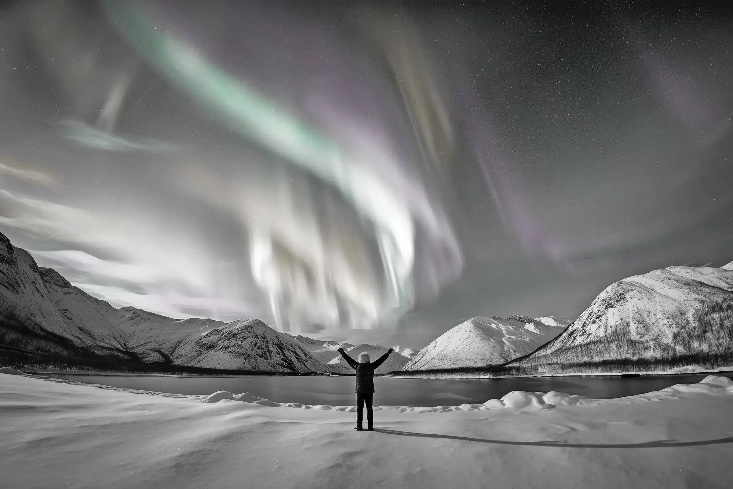 Unraveling the Mystery of White Streaks in the Northern Lights