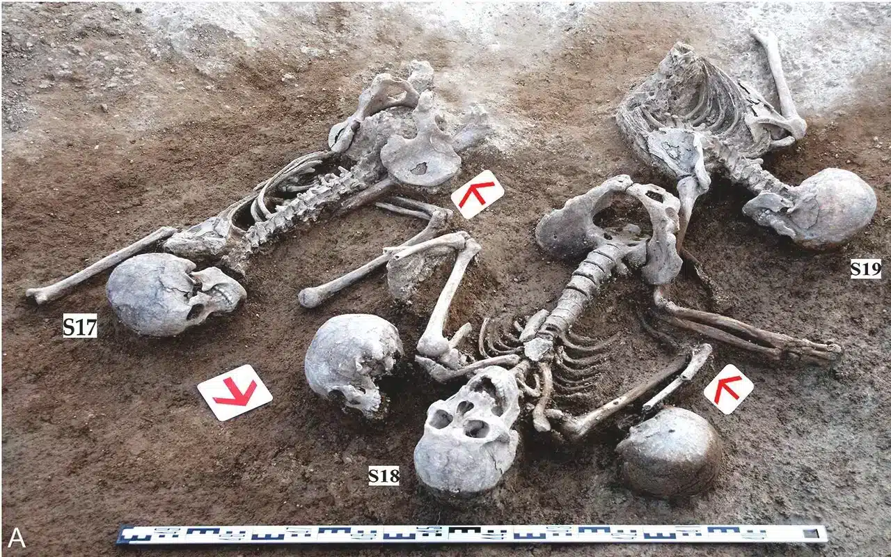 Ancient Burial Site Reveals Cinnabar-Stained Teeth