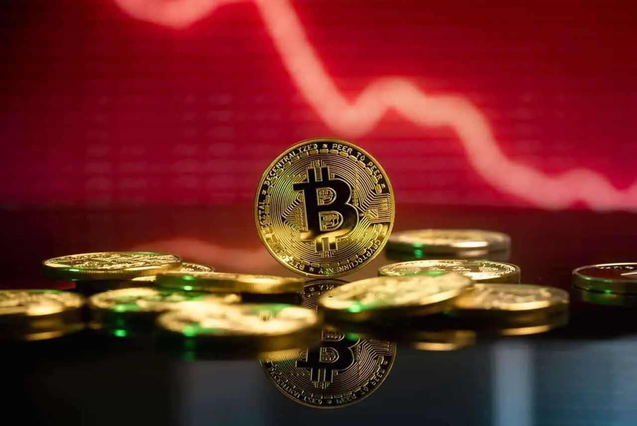 Bitcoin Faces Potential Plunge Amid Nasdaq Decline
