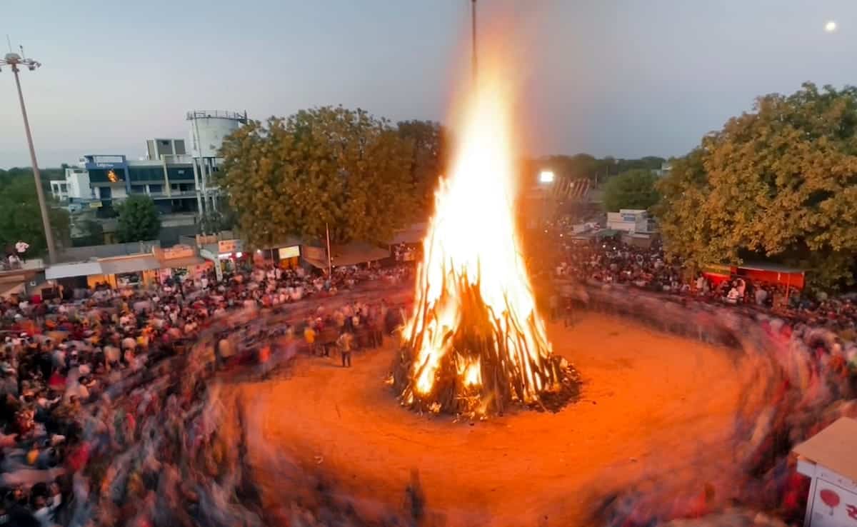 Holika Dahan 2025: Key Rituals and Timings