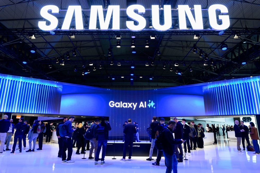 Samsung Unveils Cutting-Edge Displays at MWC 2025