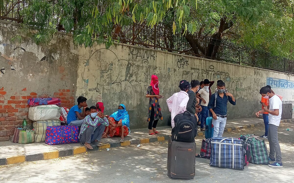 Students Capture Lives of India's Hidden Workers