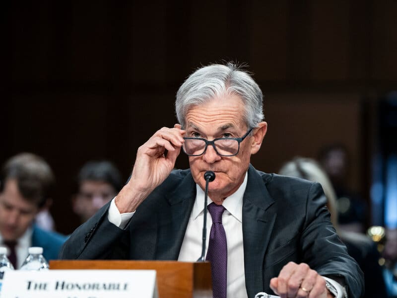 Donald Trump Challenges Jerome Powell: Economic Implications