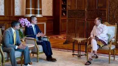 Malaysia's Prime Minister Engages with Binance CEO Changpeng Zhao