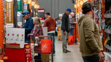 US Consumer Confidence Plummets to Five-Year Low Amid Economic Concerns