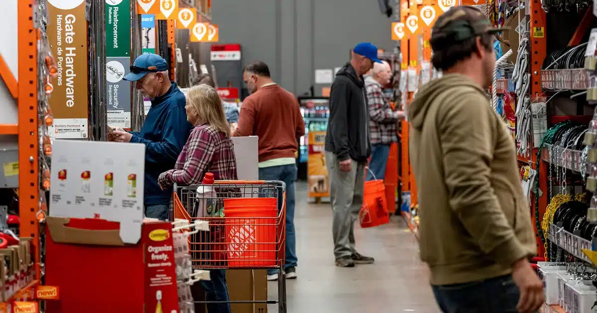 US Consumer Confidence Plummets to Five-Year Low Amid Economic Concerns