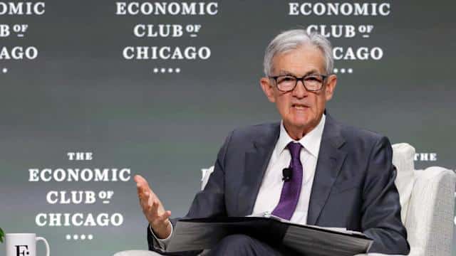 Wall Street Plummets Amid Powell's Tariff Warnings