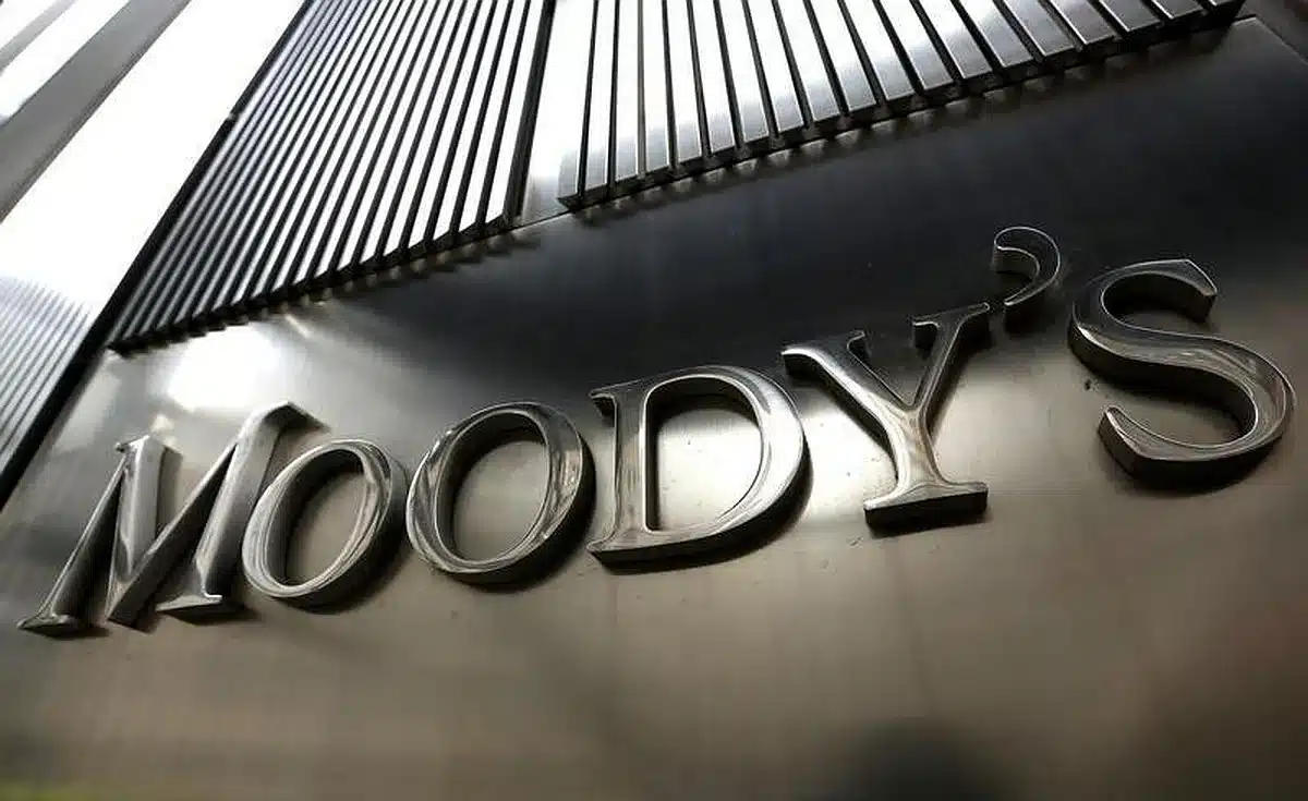 Moodyโs Lowers Chinaโs 2025 GDP Growth Forecast to 3.8%