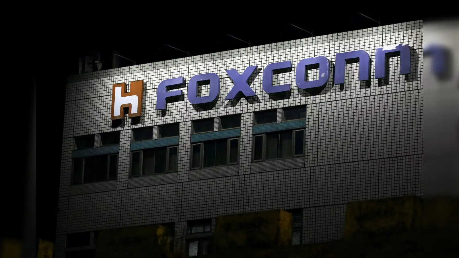 Foxconn, Apple’s Leading Contract Manufacturer, Prepares for Upcoming Developments