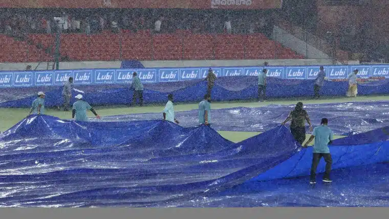 IPL 2025 Playoff Picture: SRH Bows Out While DC Fights to Keep Hope Alive