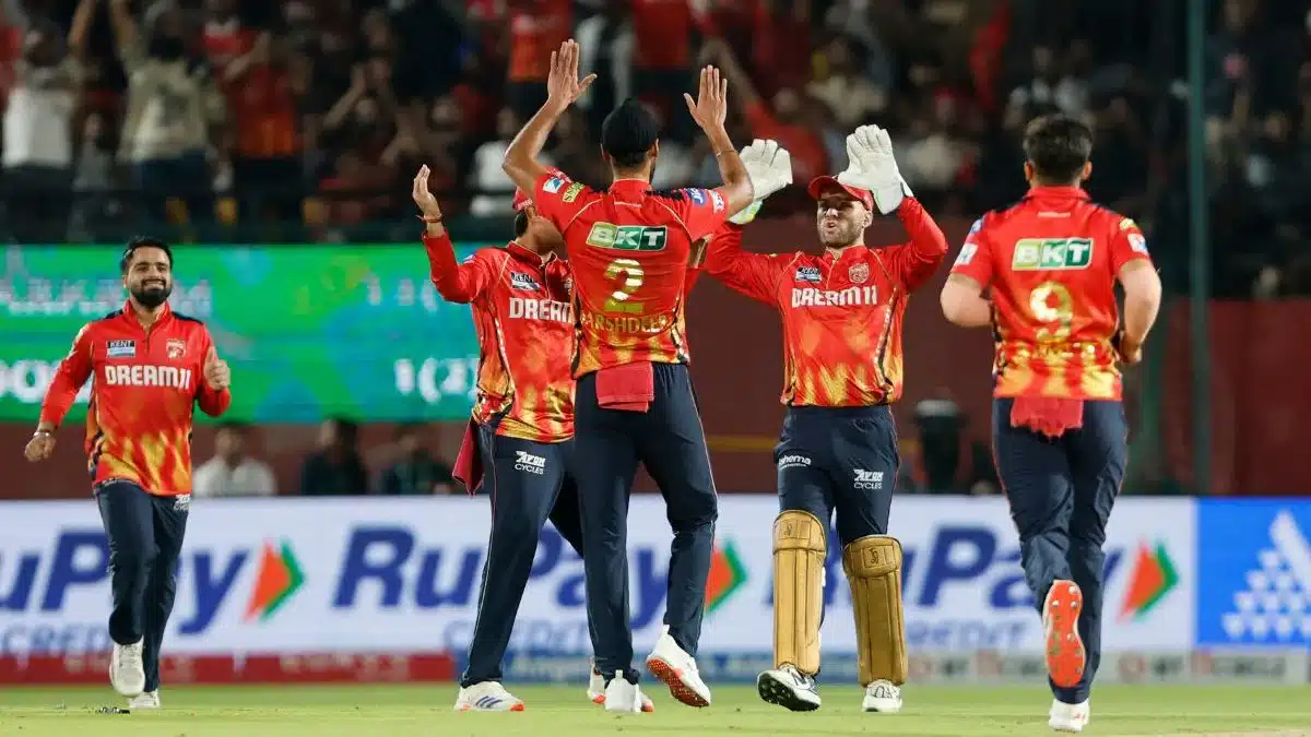 Punjab Kings Reach 75 for 2 After 7 Overs in IPL Clash Against LSG