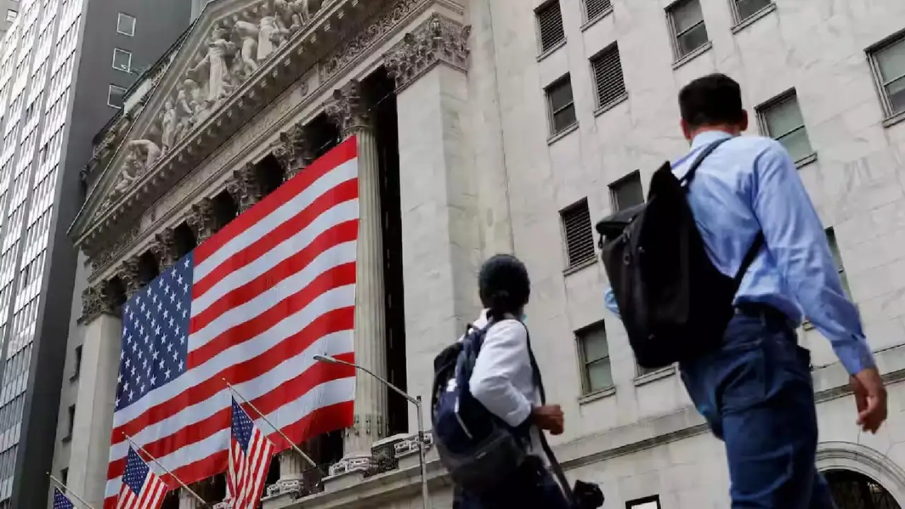 US Economy Experiences 0.2% Contraction in Q1 Due to Tariff Impacts