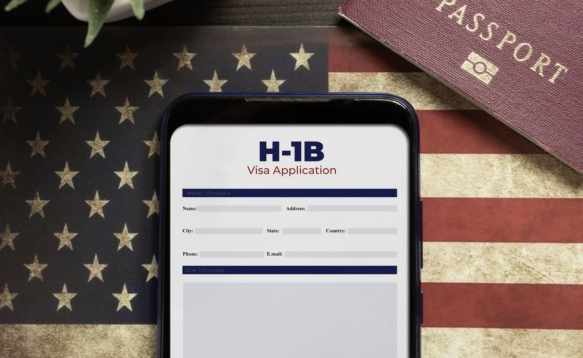 US Guy Declares H1-B Visa a "Total Scam," Ignites Fiery Debate!