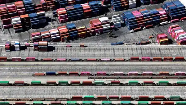 US Reports 'Hidden Surplus' Instead of Trade Deficit with India