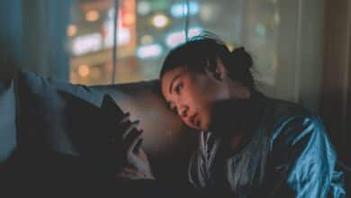 When Love Goes Wireless: Guy Breaks Up After Girlfriend's Phone Autoconnects