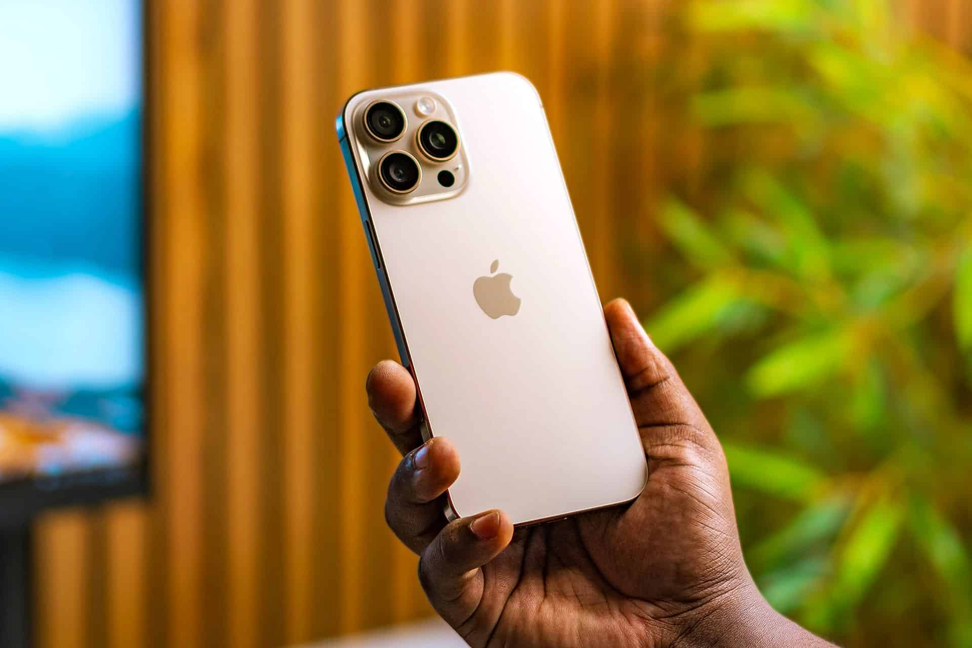 Beyond Apple iPhones: Android Smartphone Manufacturers Making Waves
