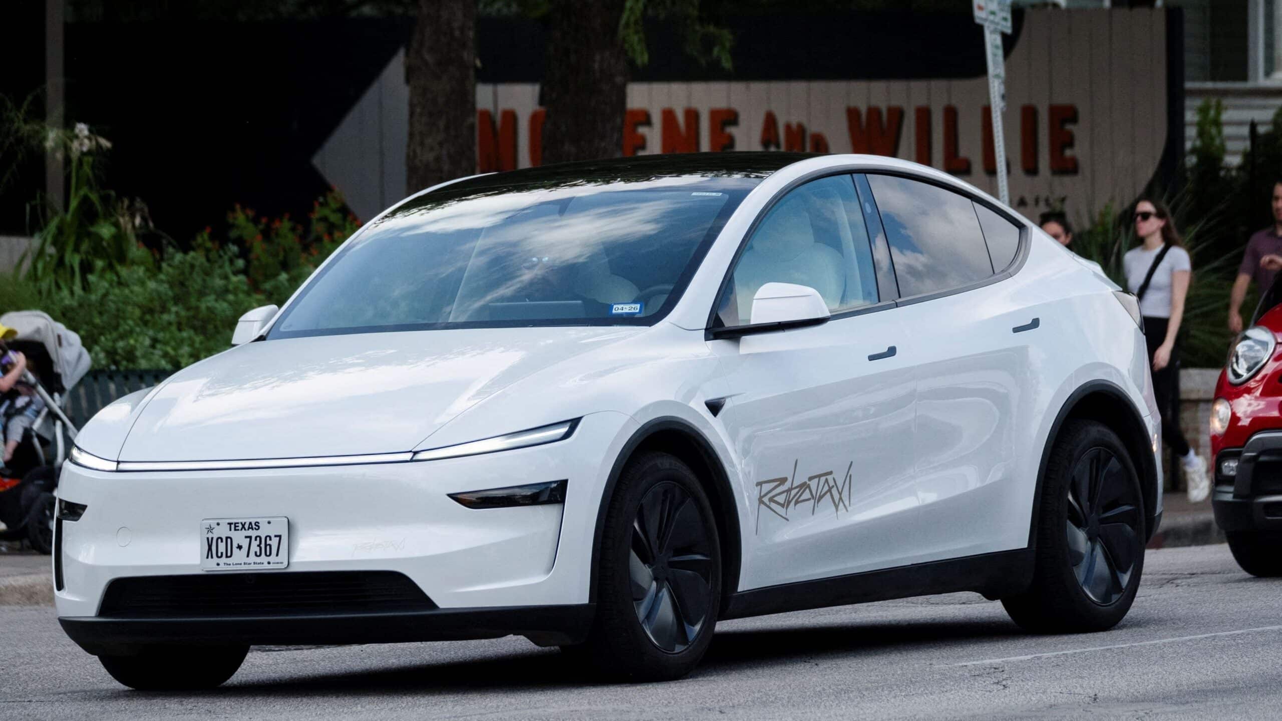 Tesla's Robotaxi Faces Driving Errors in Texas