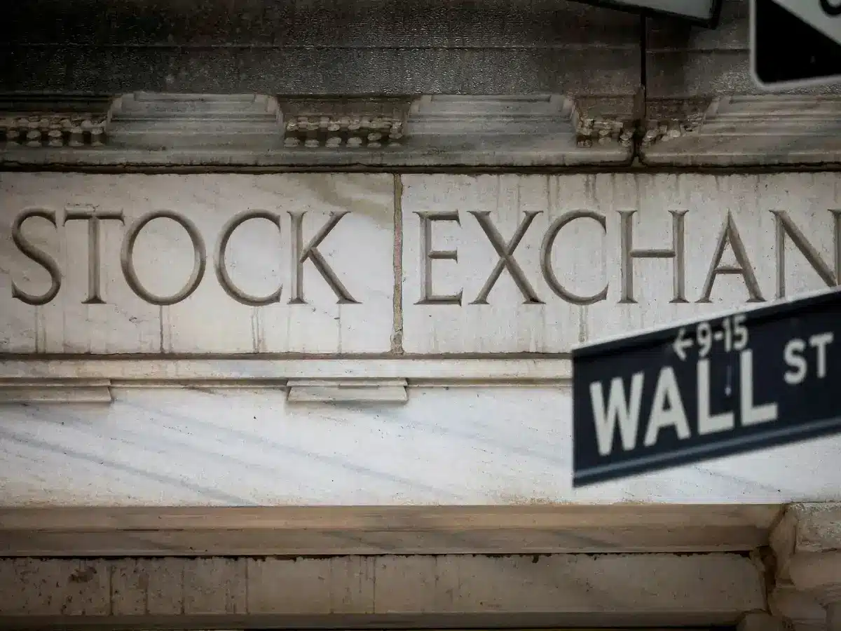 US Stock Market Update: Wall Street Remains Close to Record Highs