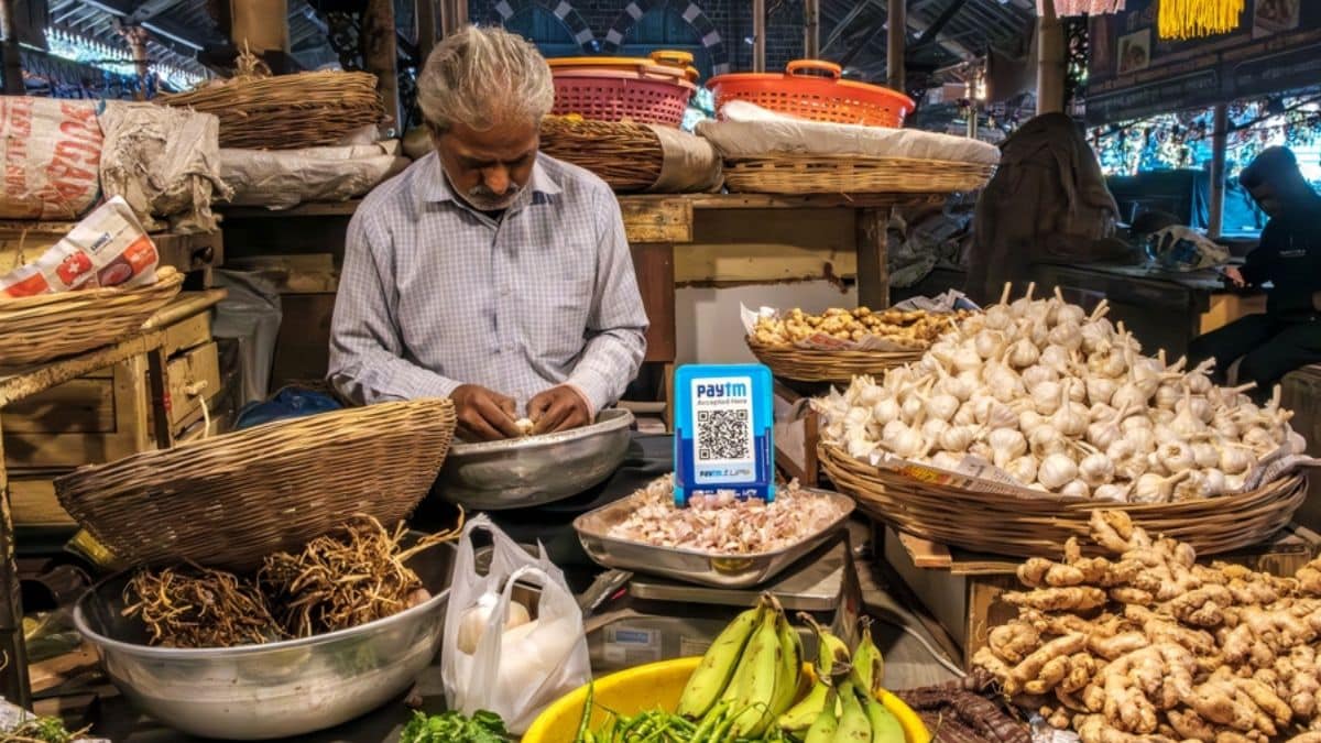 Bengaluru Street Vendors Demand Clarity on Tax Impositions