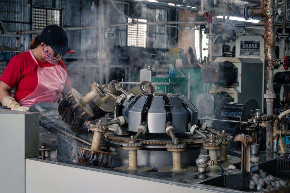 China Aims at India's Manufacturing Sector, Postpones Machinery Deliveries