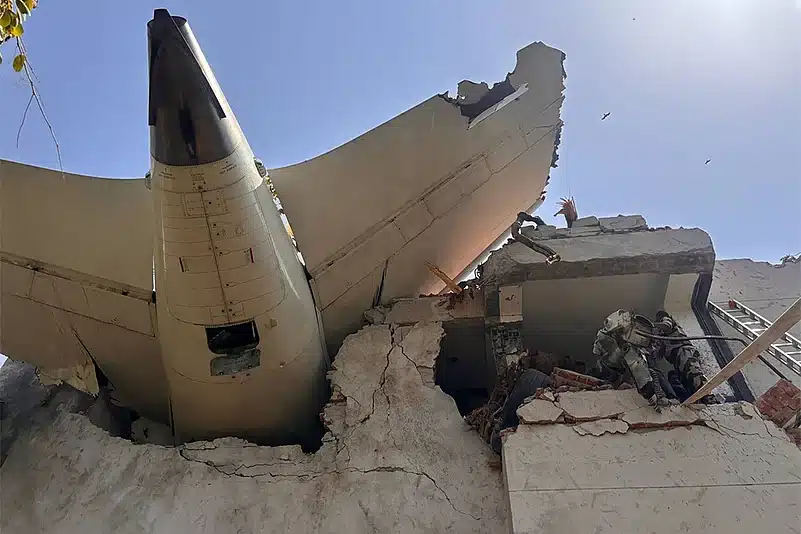 Cockpit Recordings Raise New Questions in Flight 171 Tragedy