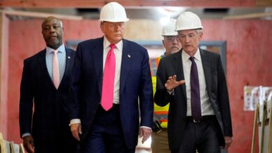 Donald Trump Urges Fed Chair Jerome Powell to Reduce Interest Rates During Uncommon Visit to Federal Reserve Headquarters