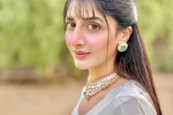 Exploring the Instagram Worlds of Mawra Hocane, Yumna Zaidi, and More