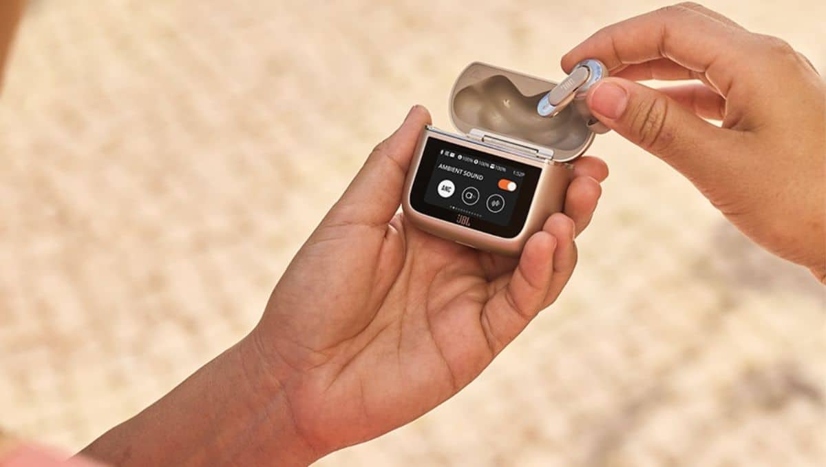 JBL Tour Pro 3 TWS: Touch Display and 44-Hour Battery Life
