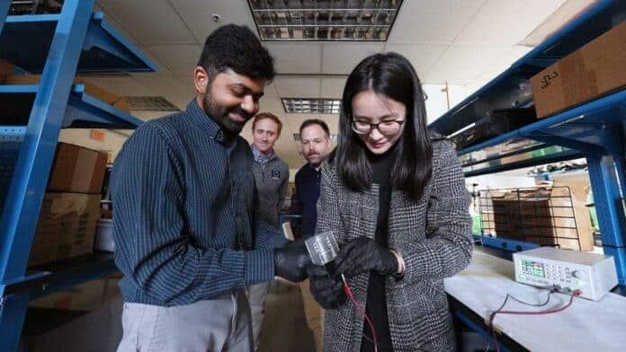 Virginia Tech Engineers Develop Durable, Self-Repairing Materials