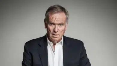 Applause Entertainment Secures Global Rights to Six Classic Jeffrey Archer Novels