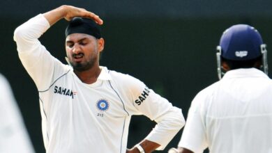 Watch the Shocking Moment: Harbhajan Singh Almost Throws a Punch at Sreesanth During IPL 2008