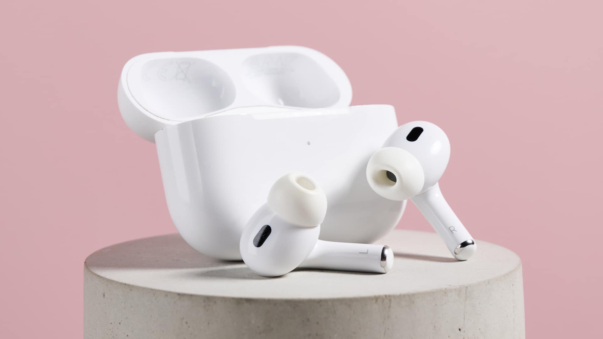 AirPods Pro 3: Unexciting Upgrades Become Key Selling Points