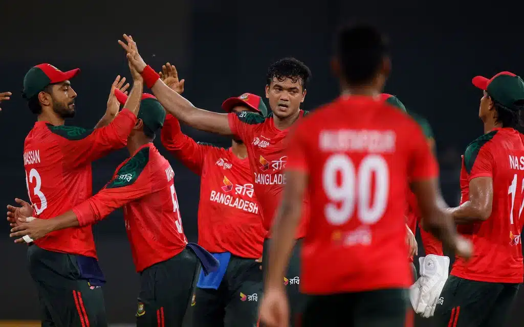 Bangladesh Coach Issues Bold Challenge: 'Any Team Can Defeat India' Before Super Fours Showdown