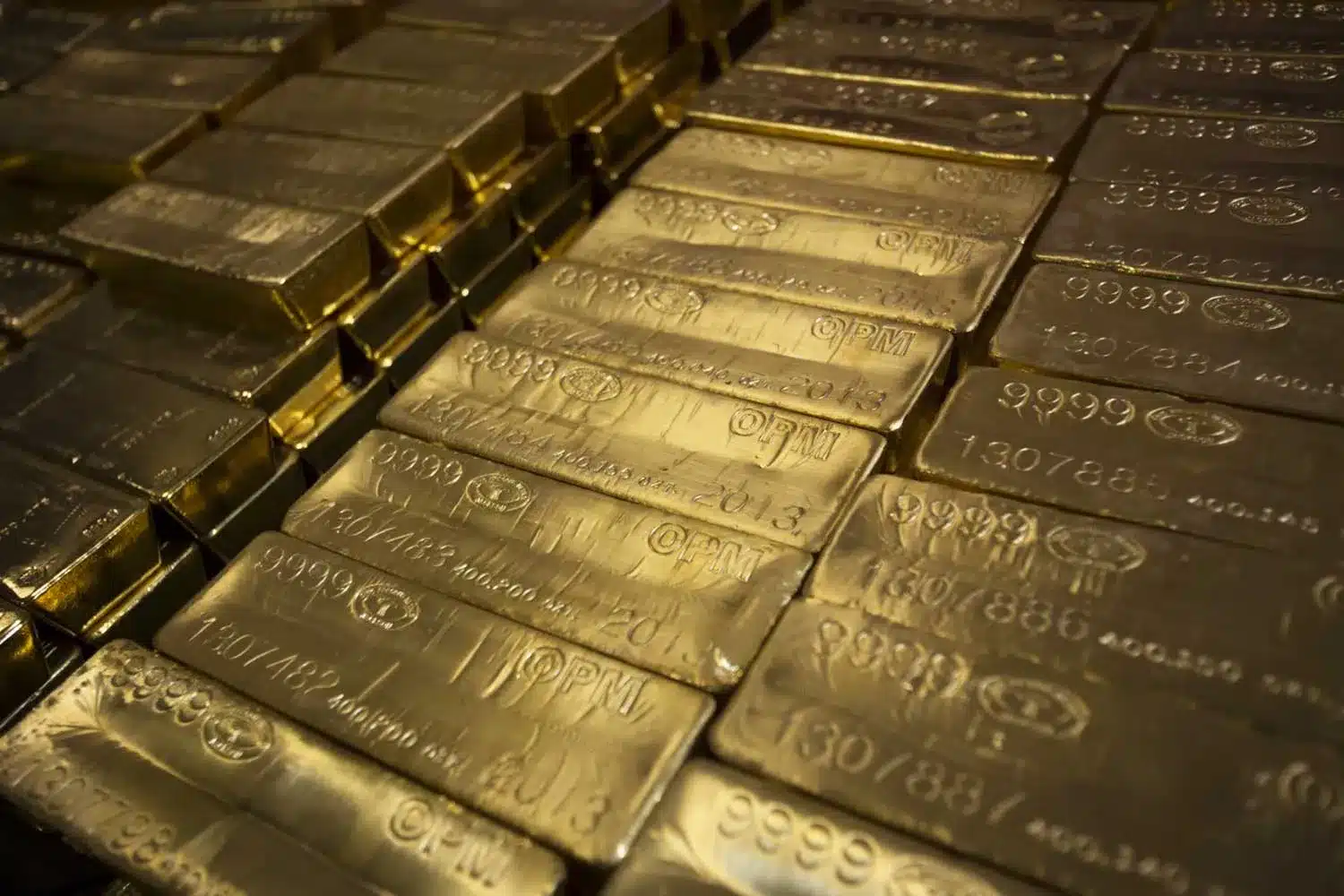 Central Banks Reduce Gold Purchases Amid High Prices