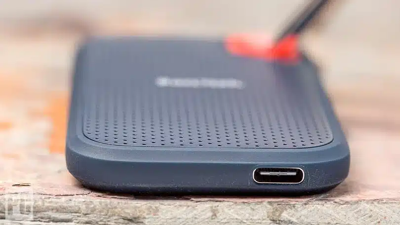 Compact External SSD : Credit Card Size with Theoretical Loss Prevention