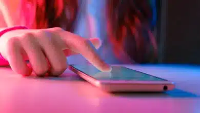 Disabling Autoplay in Social Media Feeds