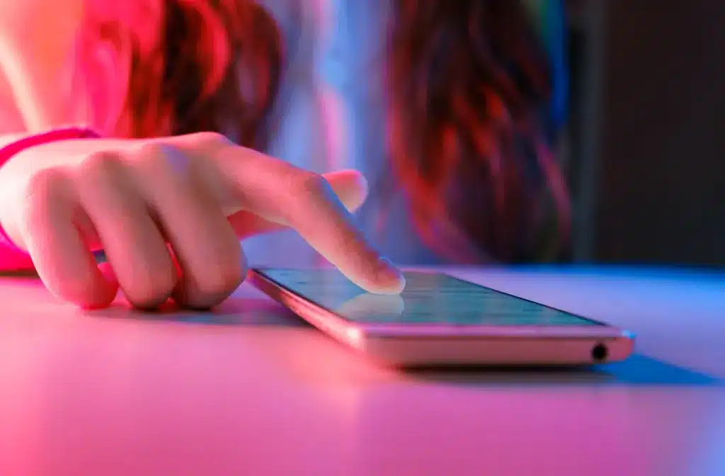 Disabling Autoplay in Social Media Feeds