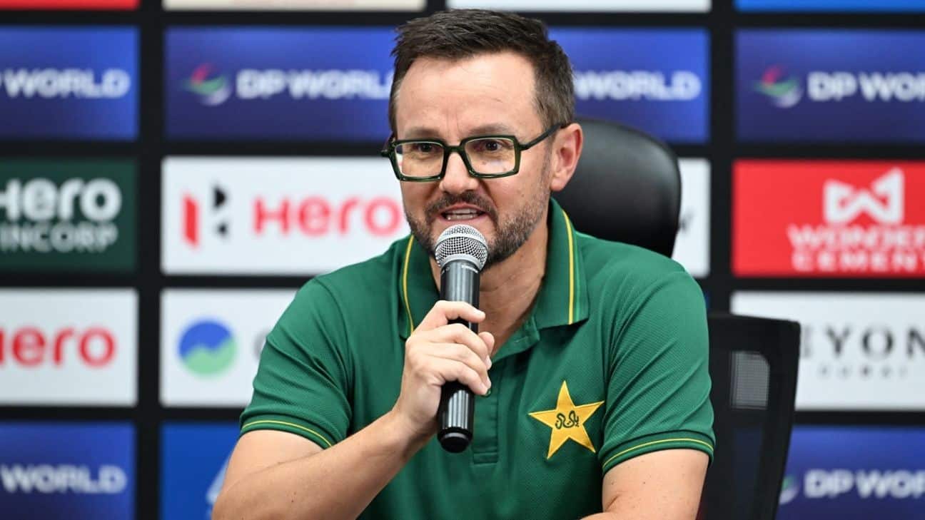 Mike Hesson Confident as Pakistan Readies for Kuldeep Yadav and Varun Chakravarthy Challenge in Asia Cup